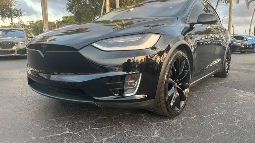 TESLA MODEL X 2017 5YJXCDE23HF052176 image